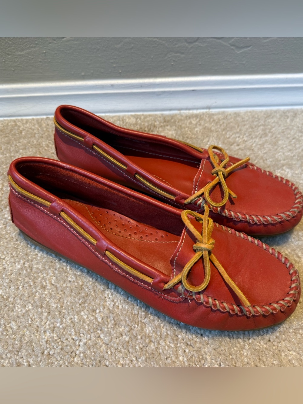 Like New Minnetonka Red Leather loafer sz 8